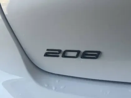 Photo 40 Peugeot 208  Turbo 100 ch BVM6