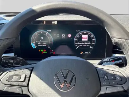 Photo 19 Volkswagen T-roc  1.5 eTSI EVO2 Hybrid 150 ch DSG7