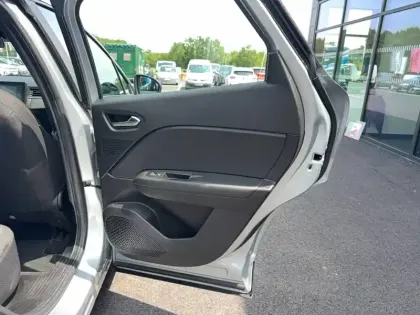 Photo 17 Renault Captur  E-Tech 145 - 21