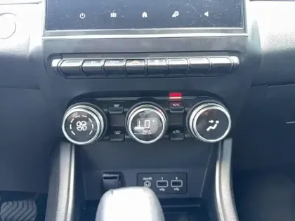 Photo 34 Renault Captur  E-Tech 145 - 21
