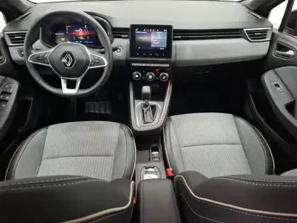 Photo 41 Renault Clio  E-Tech full hybrid 145