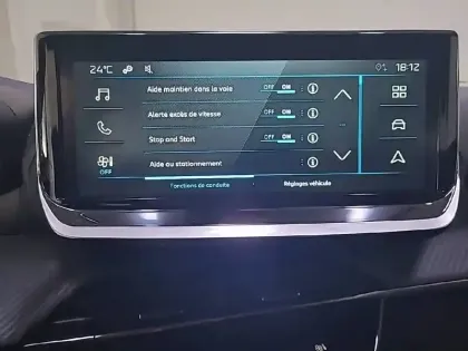 Photo 20 Peugeot 2008  Hybrid 136 e-DCS6