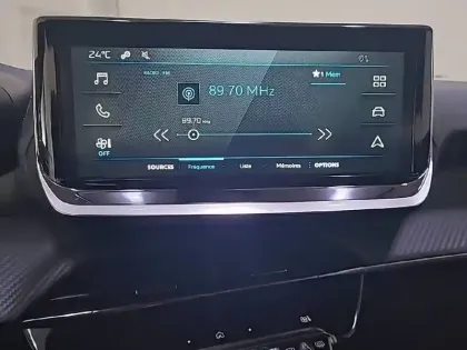 Photo 18 Peugeot 2008  Hybrid 136 e-DCS6