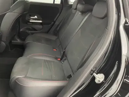 Photo 38 Mercedes GLA  200 7G-DCT