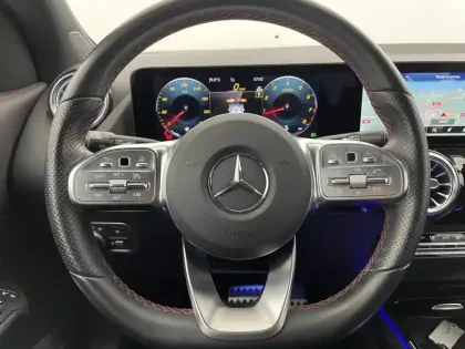 Photo 45 Mercedes GLA  200 7G-DCT