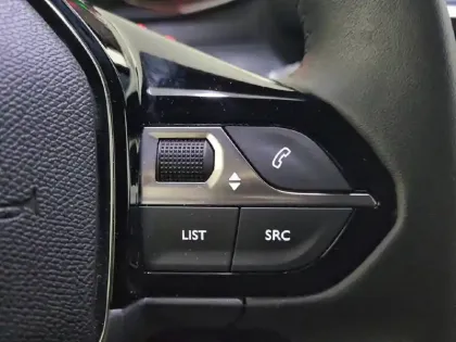 Photo 48 Peugeot 2008  100 S&S BVM6