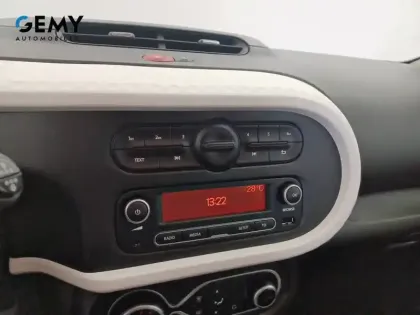 Photo 41 Renault Twingo  III E-Tech