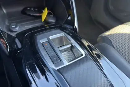 Photo 20 Peugeot 208  Electrique 50 kWh 136ch