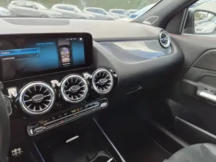 Photo 18 Mercedes GLA  250 e 8G-DCT