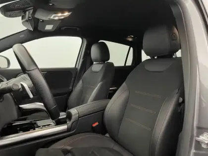 Photo 33 Mercedes GLA  250 e 8G-DCT