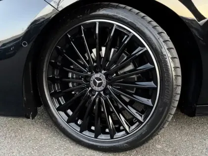 Photo 8 Mercedes Classe A 200 d AMG Line