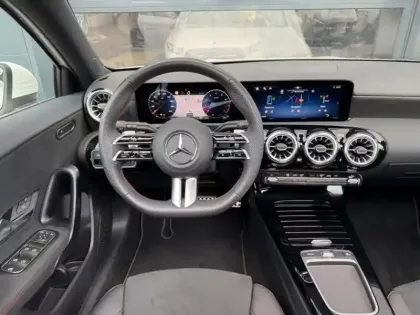 Photo 10 Mercedes Classe A A 200 Compacte