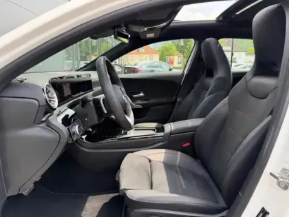 Photo 12 Mercedes Classe A A 200 Compacte