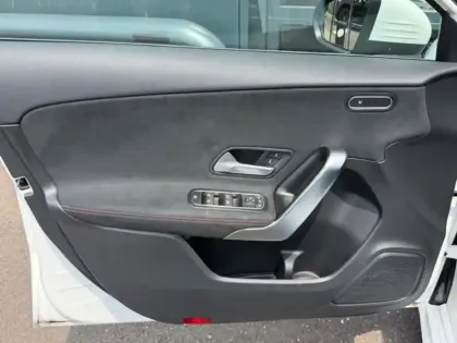 Photo 13 Mercedes Classe A A 200 Compacte