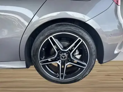 Photo 8 Mercedes Classe A 180 AMG Line