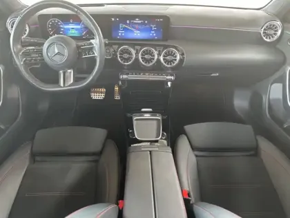 Photo 10 Mercedes Classe A 180 AMG Line