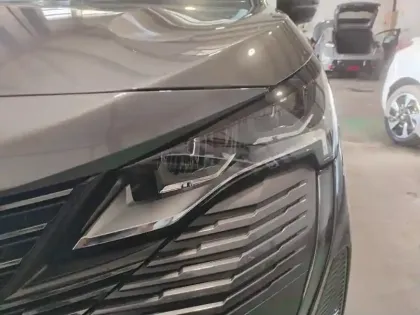 Photo 13 Peugeot 3008  Hybrid 225 e-EAT8 Allure Pack