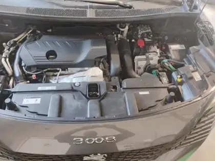Photo 6 Peugeot 3008  Hybrid 225 e-EAT8 Allure Pack