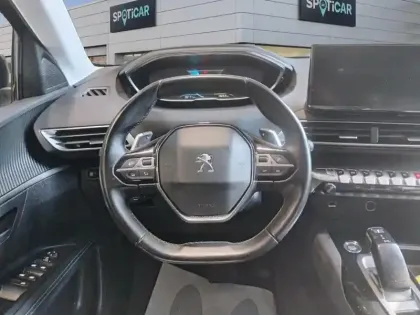 Photo 11 Peugeot 3008  Hybrid 225 e-EAT8 Allure Pack
