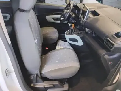 Photo 8 Citroën Berlingo  Taille XL 7pl BlueHDi 130 S&S BVM6 Shine