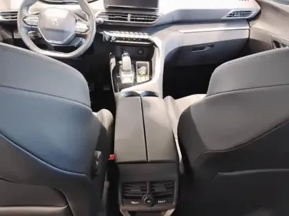 Photo 21 Peugeot 3008  Hybrid 225 e-EAT8 Allure Pack
