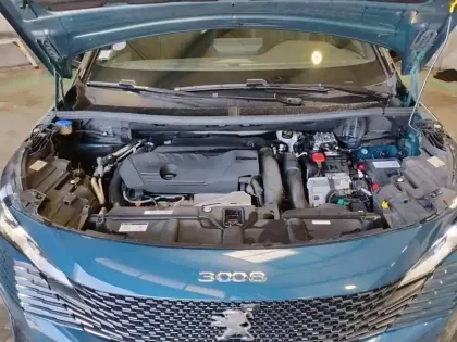Photo 6 Peugeot 3008  Hybrid 225 e-EAT8 GT