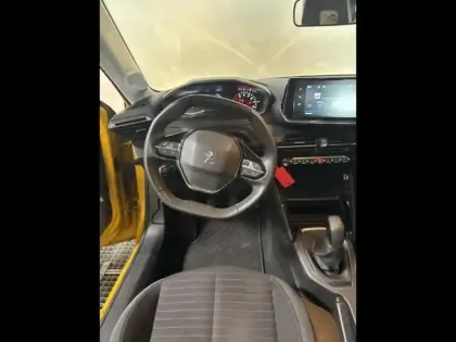 Photo 6 Peugeot 208  1.2 PureTech 75ch S&S Like 2023