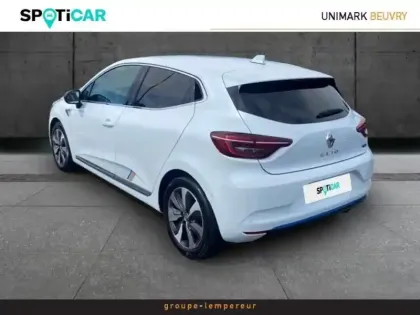 Photo 7 Renault Clio  1.6 E-Tech 140ch Première Edition