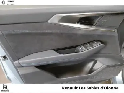 Photo 14 Renault Espace  1.2 E-Tech full hybrid 200ch esprit Alpine 5 places - 25