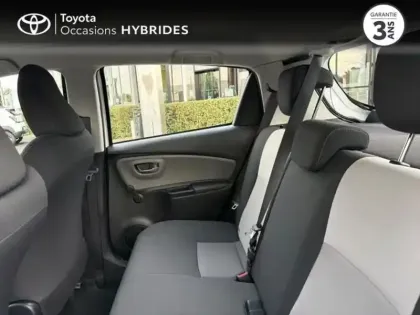Photo 11 Toyota Yaris  100h France Business 5p RC19