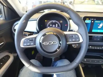Photo 11 Fiat 600  1.2 Hybrid Turbo 110ch La Prima eDCT6