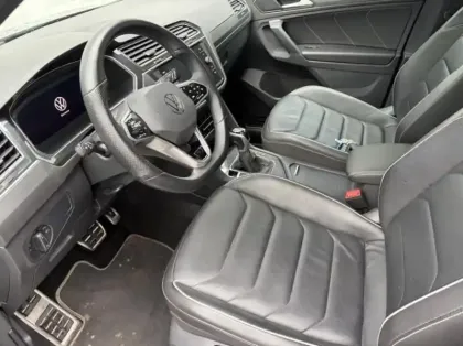 Photo 11 Volkswagen Tiguan  2.0 TDI 150ch R-Line Exclusive DSG7