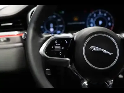 Photo 9 Jaguar F-Pace  P400e Plug-in-Hybrid SE BVA8 AWD
