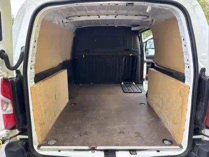 Photo 12 Citroën Berlingo  Van XL 950kg BlueHDi 100 S&S Club BVM5