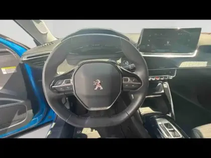 Photo 11 Peugeot 2008  e- 136ch Allure