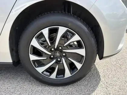 Photo 8 Ford Focus  1.0 EcoBoost mHEV 125ch Titanium X Business
