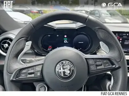 Photo 7 Alfa Romeo Tonale  1.5 Hybrid 160ch Tributo Italiano TCT