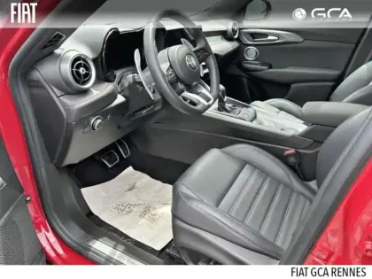 Photo 12 Alfa Romeo Tonale  1.5 Hybrid 160ch Tributo Italiano TCT
