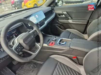 Photo 14 Jeep Compass  1.6 Turbo T4 225ch e-Hybrid Plug-in First Edition BVR7