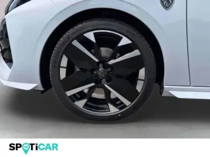Photo 9 Peugeot 308  Hybrid 145ch GT / TOIT OUVRANT / FOCAL