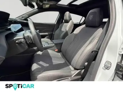 Photo 10 Peugeot 308  Hybrid 145ch GT / TOIT OUVRANT / FOCAL
