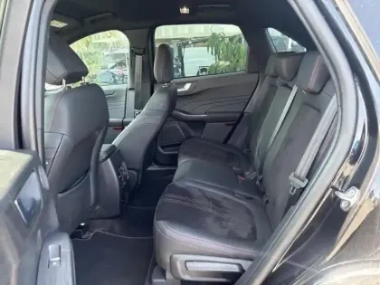 Photo 10 Ford Kuga  2.5 Duratec 180ch Hybrid FlexiFuel ST-Line X Powershift
