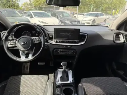 Photo 8 Kia Xceed  1.5 T-GDI 160ch Design DCT7 MY22