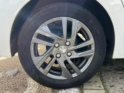 Photo 7 Peugeot 208  1.2 PureTech 100ch S&S Style EAT8