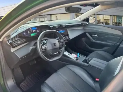 Photo 8 Peugeot 308  PHEV 180ch Allure e-EAT8