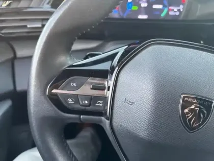 Photo 14 Peugeot 308  PHEV 180ch Allure e-EAT8