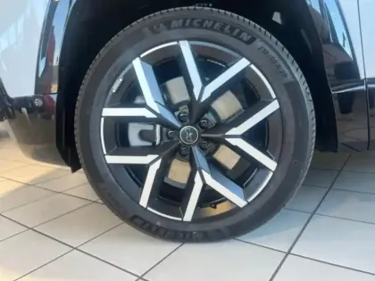 Photo 7 Jeep Compass  1.6 Turbo T4 225ch e-Hybrid Plug-in Summit BVR7