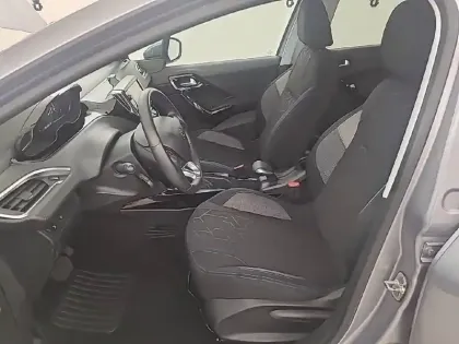 Photo 43 Peugeot 2008  PureTech 130ch S&S EAT6