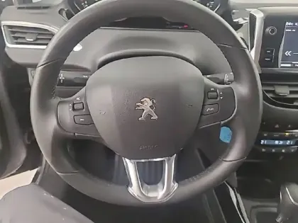 Photo 15 Peugeot 2008  PureTech 130ch S&S EAT6