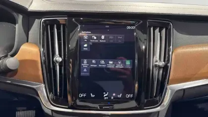 Photo 19 Volvo S90  D4 190 ch  Geartronic 8